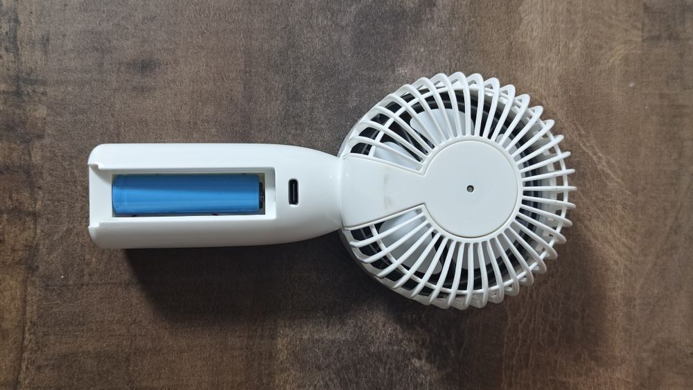 Ручной вентилятор