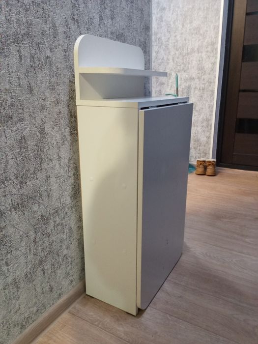 Стол письменный/маникюрный