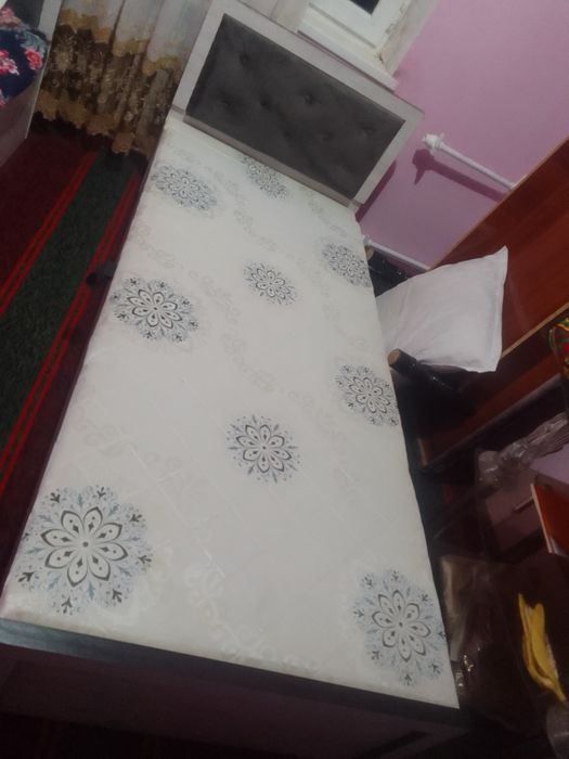 Krovat sundukli Divan