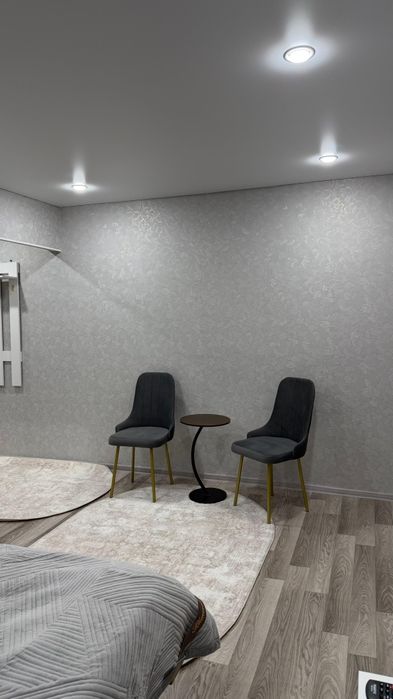 По часам  днём 2500 вечером 3000