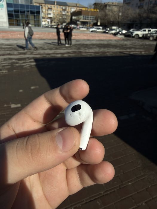 продаю Airpods 3