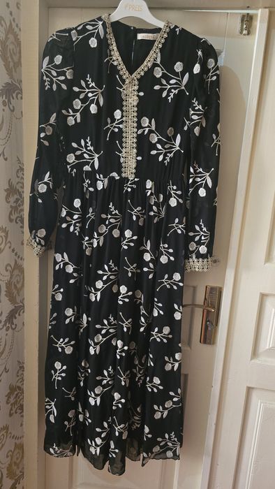 Платье красивое черное