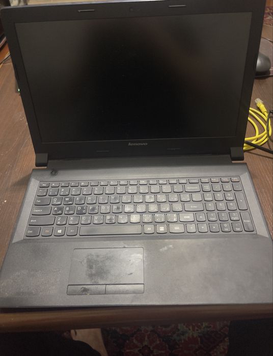 Ноутбук lenovo сотилади