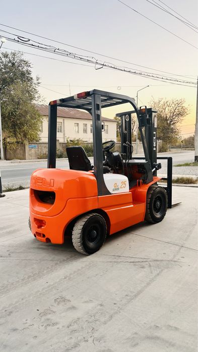 Вилочный погрузчик кара автокара