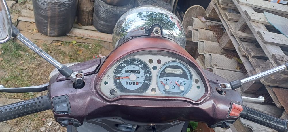 Vând scuter piaggio beverly 500
