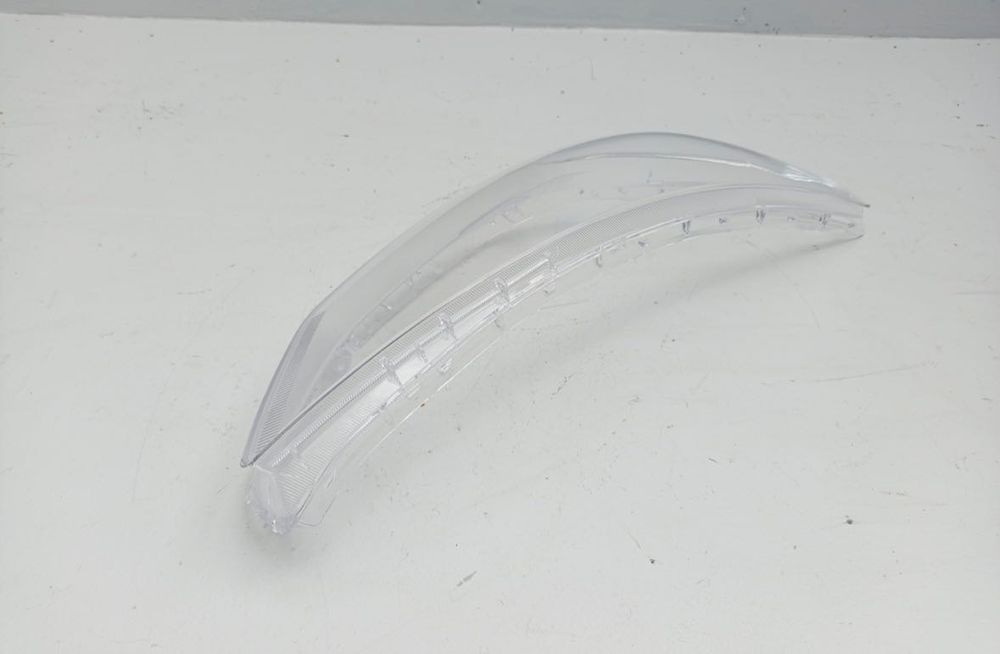 Стъкло за десен фар за Хюндай И30 3та генерация. Нов!