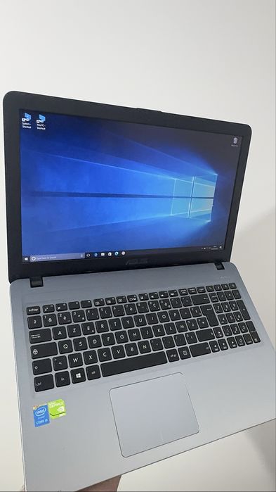 Vând ASUS  perfect