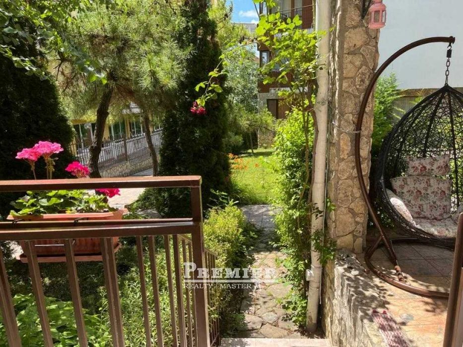 Двустаен на първа линия