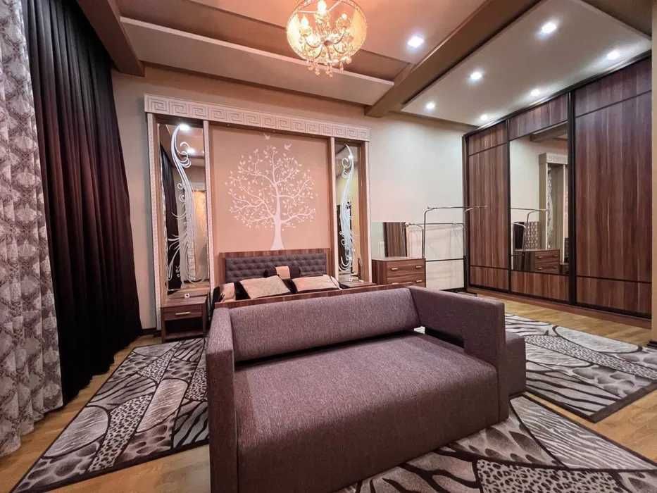 ЦУМ Космонавты СДАМ 3 комнат 120кв Банковский дом Айбек госпитальный