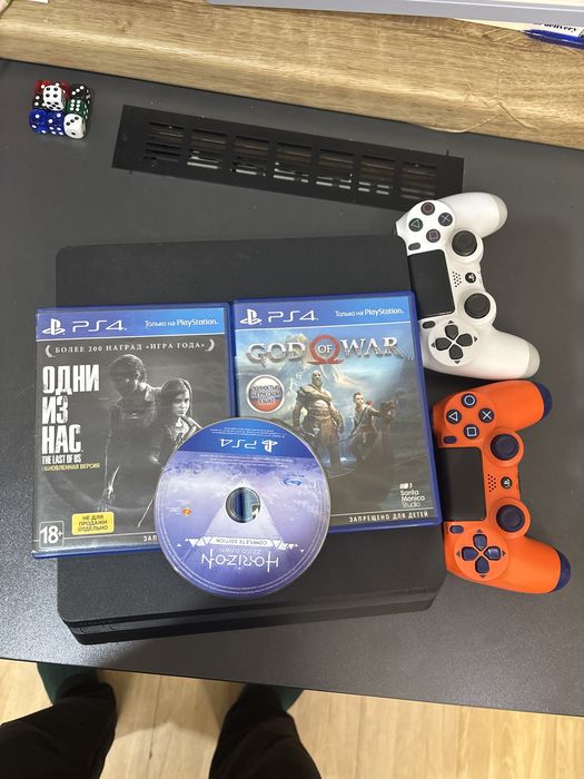 playstation 1 терабайт + 2 джостика и 3 игры