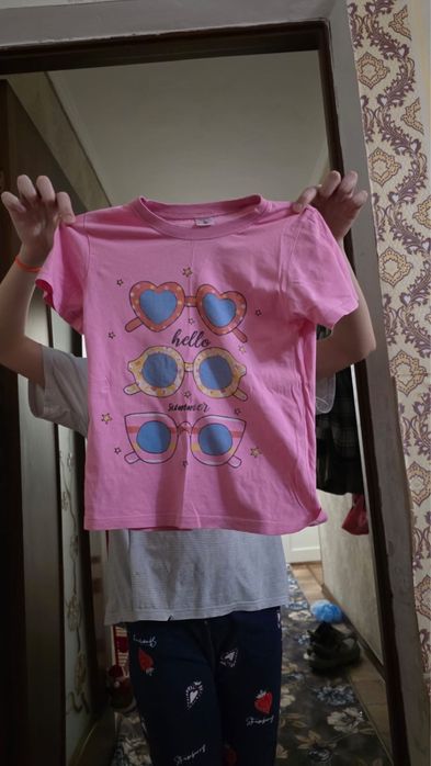 Футболки и штаны на девочку 10-12 лет