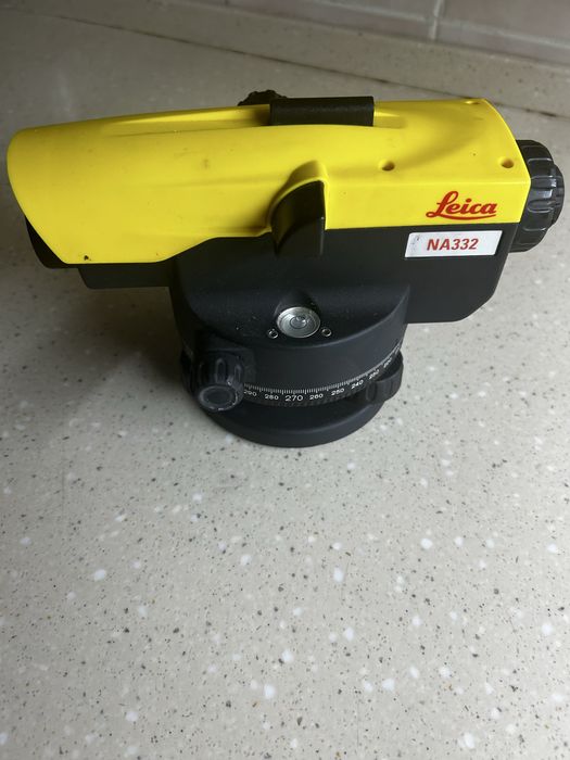 Продам невелир leica