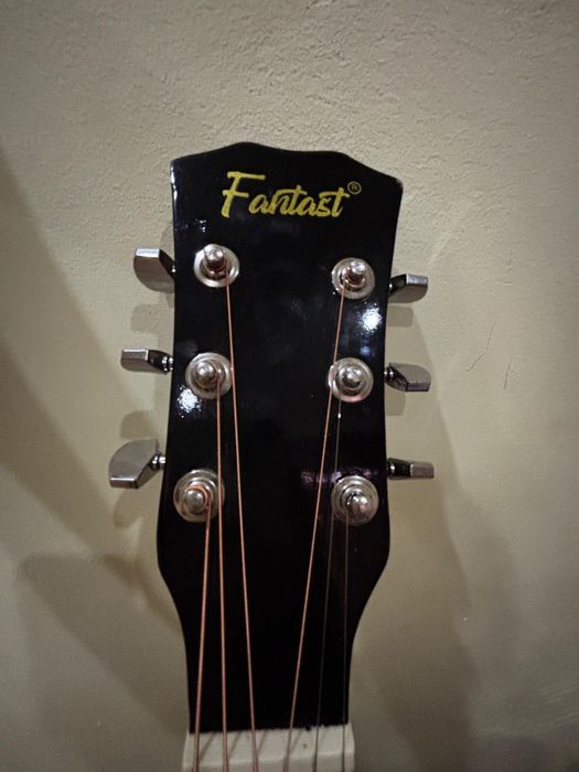 Гитара  акустическая