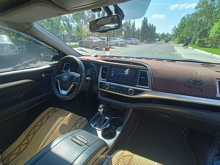 Накидка на панель Тойота хайландер