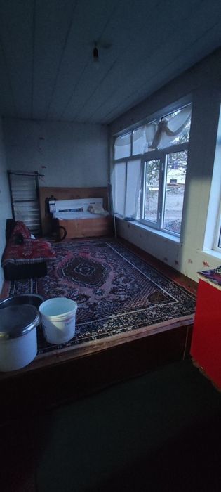 Kvartira sotiladi 1-etaj 2xona Buyuk turon may Aeroport