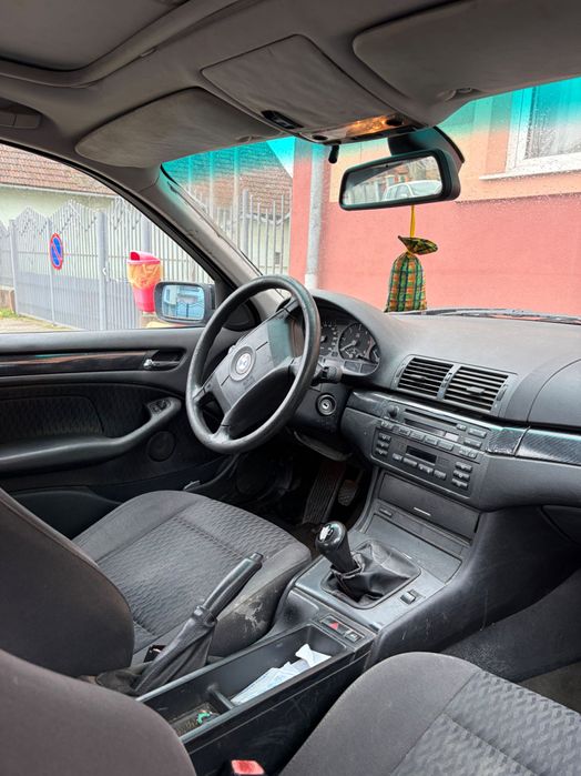 Mașina BMW SERIA 3