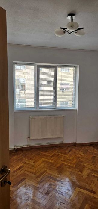 Apartament 3 camere, decomandat, 70 mp, zona Nicolae Balcescu