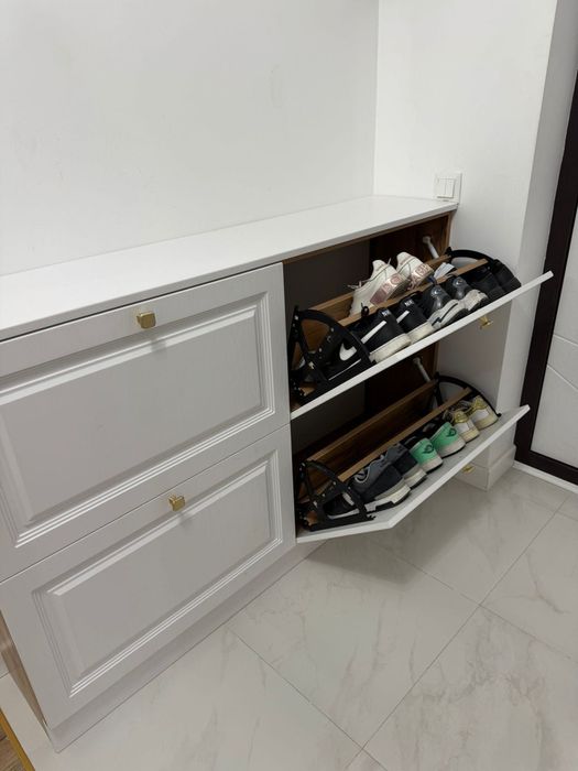 Шкаф + обувница в прихожей