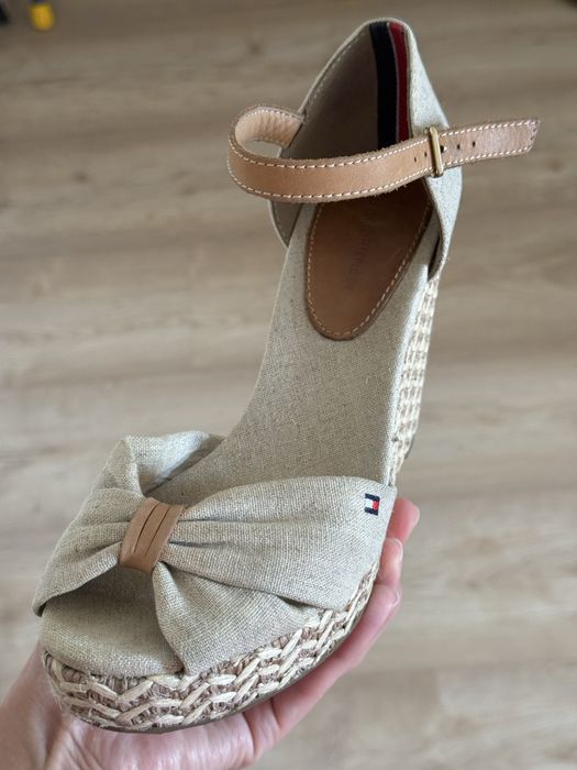 Босоножки Tommy Hilfiger бежевый