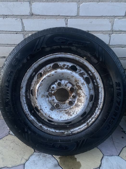 Продам шину Гудьер 205/65/15 С