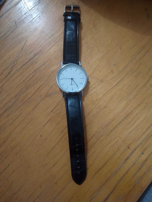 Часы Amora               .