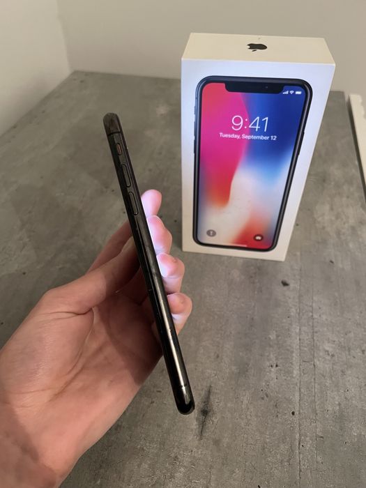 iPhone X черного цветв