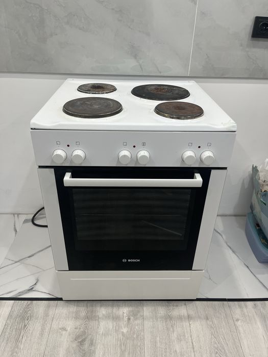 Продается плита BOSCH и морозильная камера INDESIT