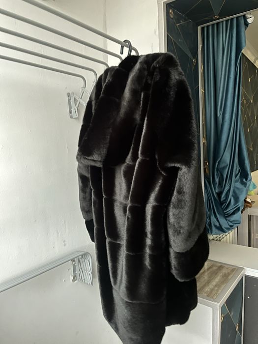 СРОЧНО Искуственная черная Шуба с капюшоном