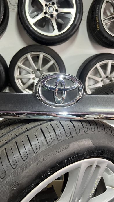 Планка на багажник Камри 55