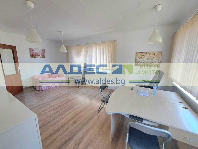 Продава се обзаведен едностаен в Оборище до бул. Мадрид