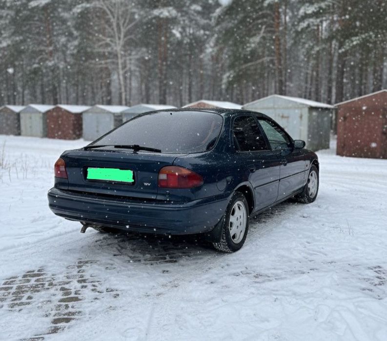 Автомобиль Ford Mondeo