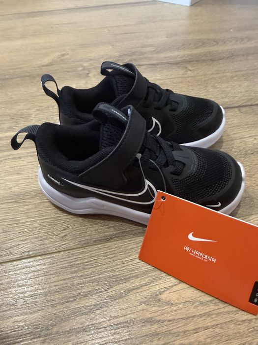 Детские кроссовки NIKE