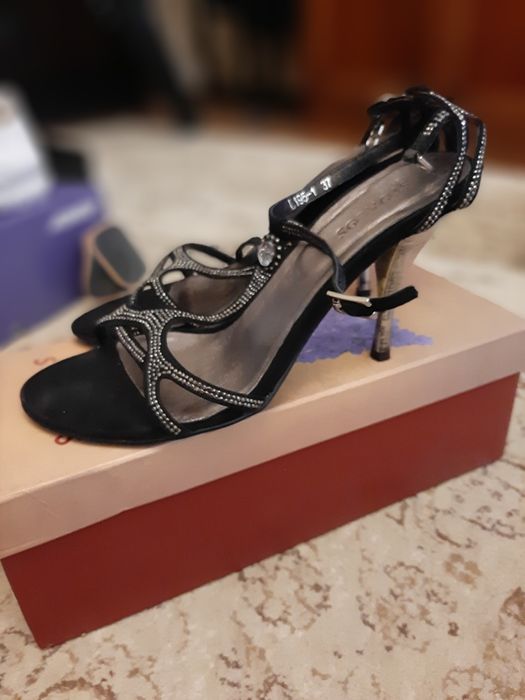 Босоножки женские