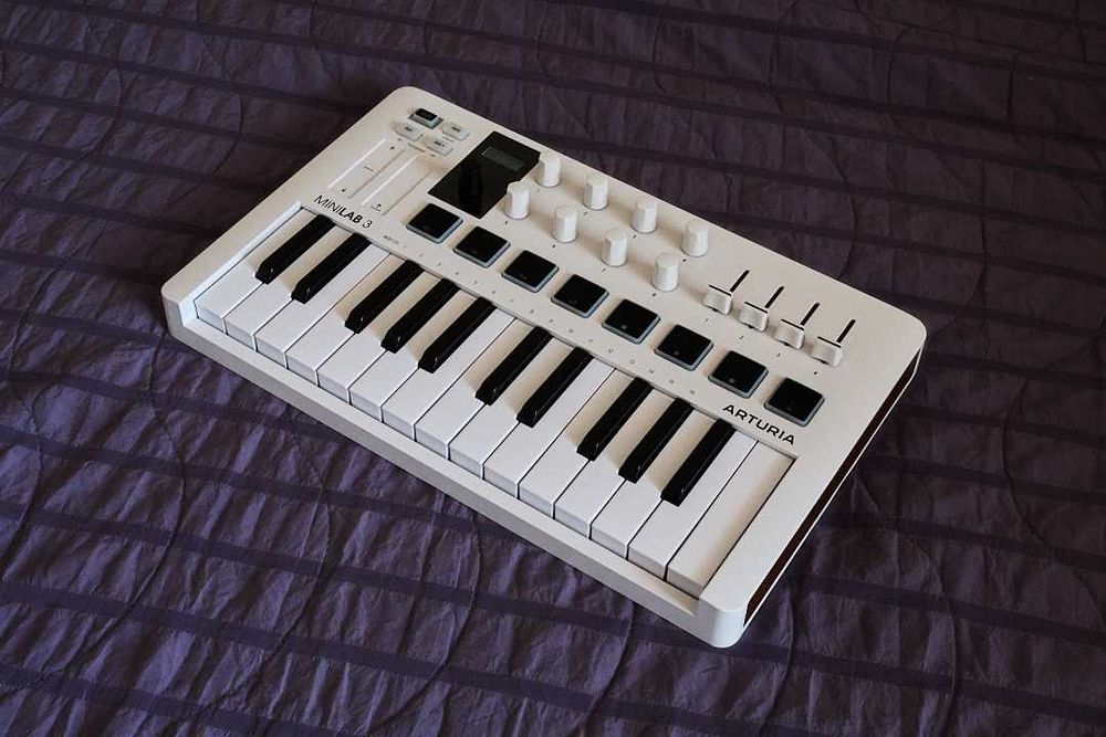MIDI клавиатура Arturia Minilab 3