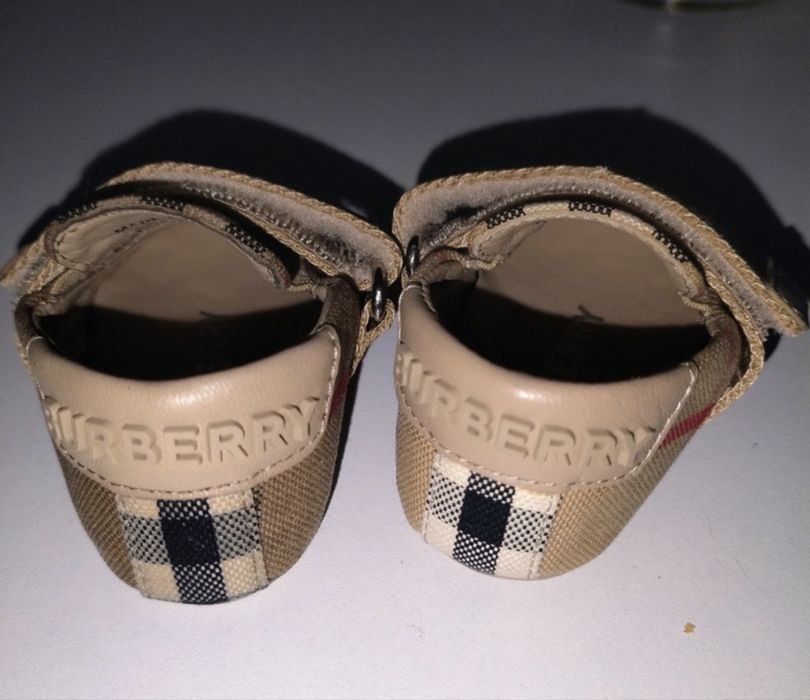 Incaltaminte bebelus originala noua Burberry