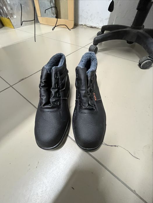 Куртка с штанами и батинки