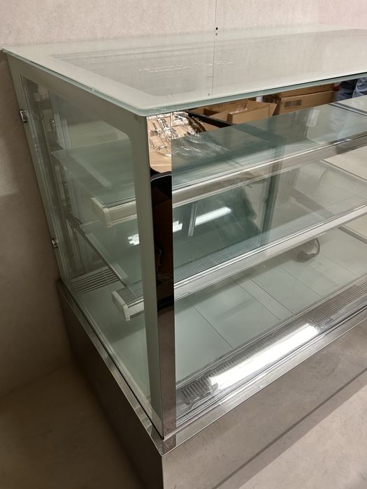 Хладилна витрина GGM Gastro