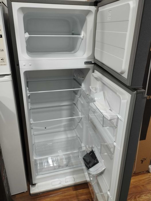 Холодильник двухкамерный