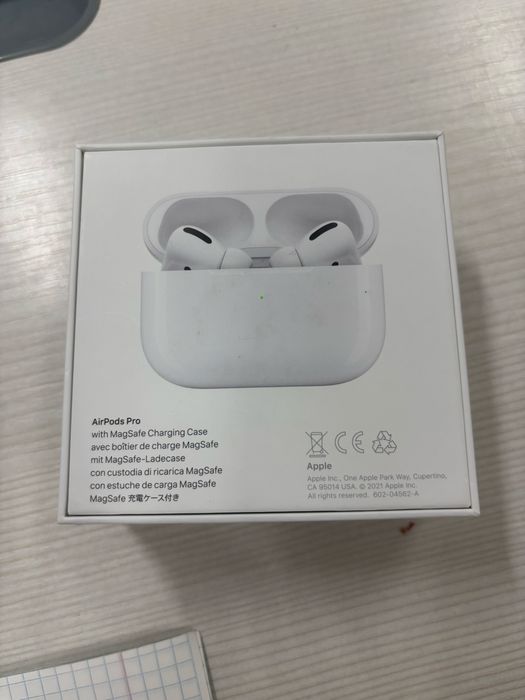 Airpods pro 1  поколения оригинал