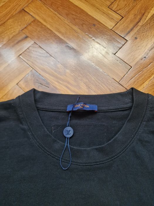 Страхотна мъжка тениска L V  размер 2XL / XL, нова без етикет