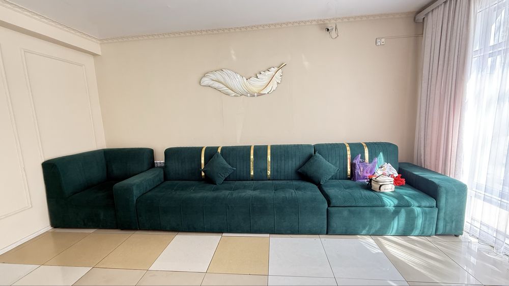 Продается диван 4 метра