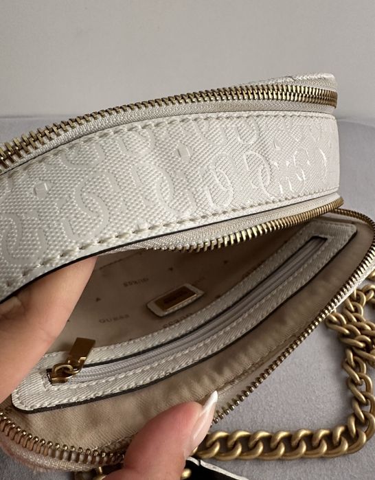 Дамска чанта Guess