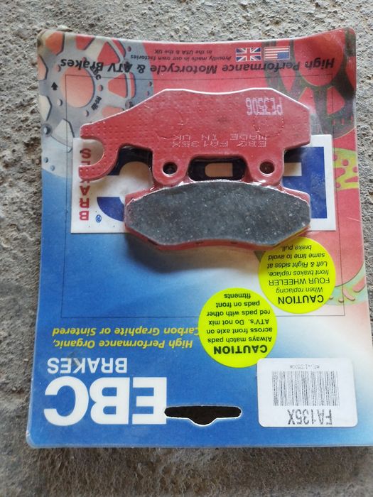 Части за yamaha yz 85 ( бутало, накладки, трипътник и степенки  )