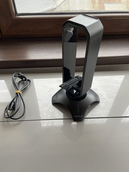 suport multifunctional pentru casti si mouse cu port USB si lumini LED