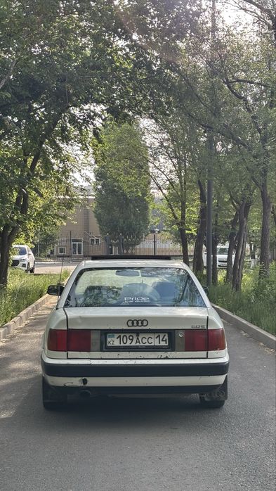 Audi 100 c4.