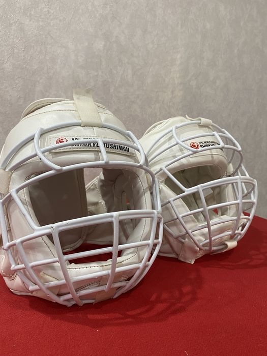 шлем каратэ шинкиокушинкай.