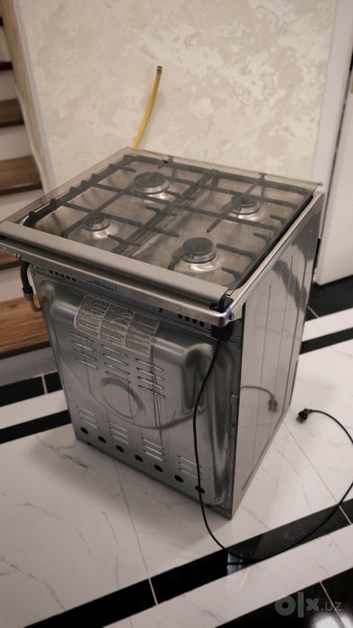 Газовая плита с духовкой хорошая почти новая