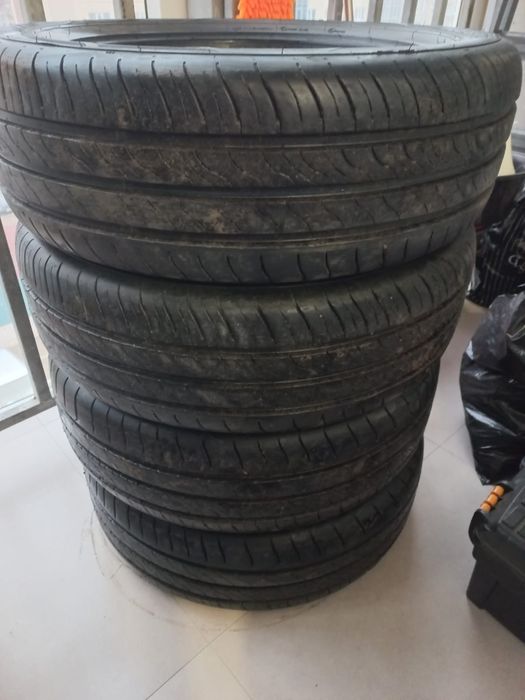 Продам Комплект резины