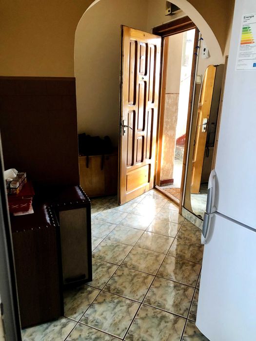Apartament cu 3 camere, etaj 2, 45 mp, Dealul Florilor