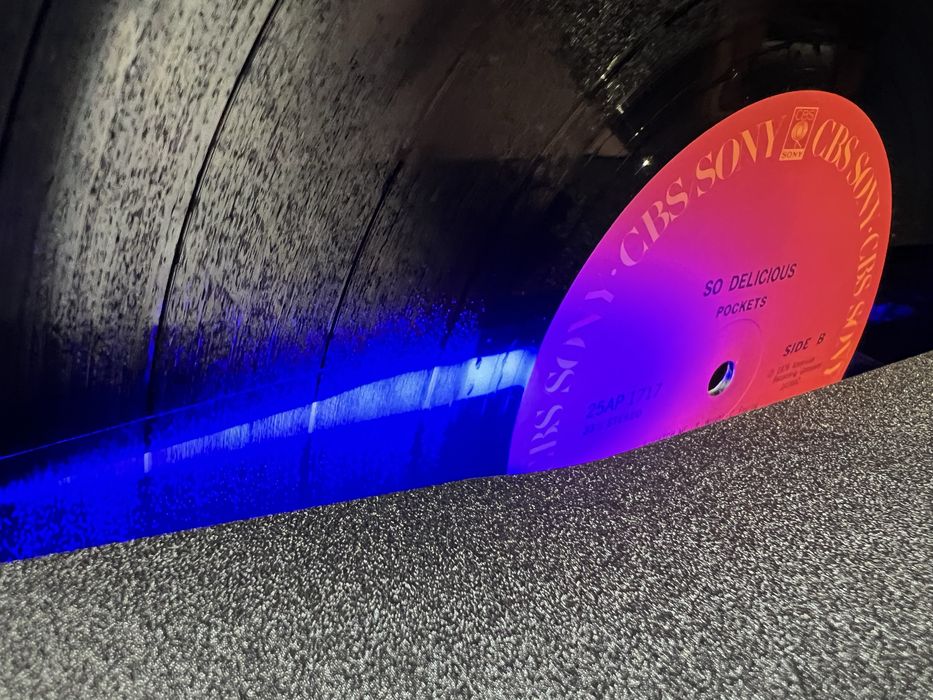 Ультразвуковая очистка виниловых пластинок.